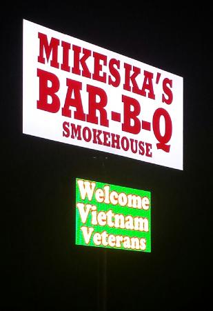 bbqsignpic3